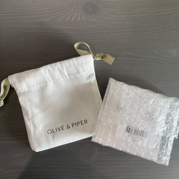 Sandra Studs - Pearl and Silver Floral Earrings - Picture 6 of 6